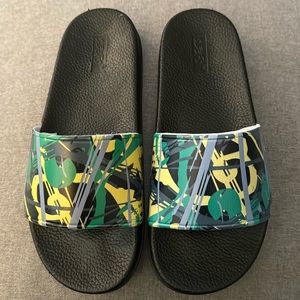 ❤️ New Jungle Boost Slides size 8